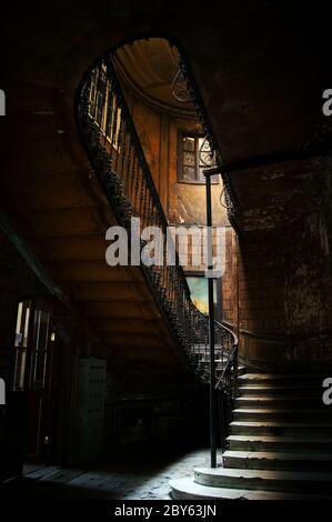 Escalier ancien à Tbilissi les 18 et 19 siècles, maisons de République de Géorgie Banque D'Images