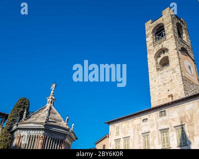Baptistère octogonale de la basilique Santa Maria Maggiore, Bergame, Italie Banque D'Images