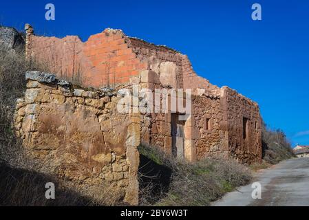 Bâtiments abandonnés dans la ville de Penalba de San Esteban dans la municipalité de San Esteban de Gormaz, province de Soria en Espagne Banque D'Images