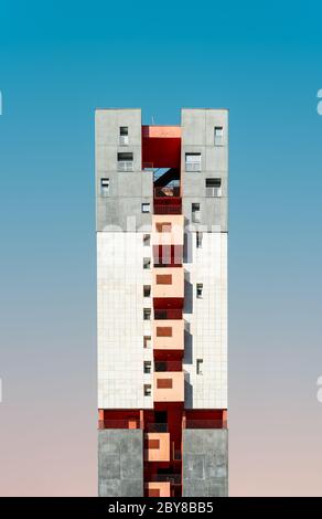 Madrid, Espagne - 6 juin 2020 : immeuble Mirador dans le quartier Sanchinarro de Madrid. Il a été conçu par le studio d'architectes néerlandais MVRDV Banque D'Images