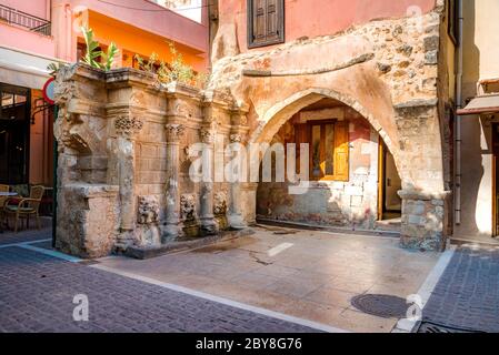 La Fontaine Rimondi au centre de la vieille ville de Réthymnon, Crète, Grèce Banque D'Images
