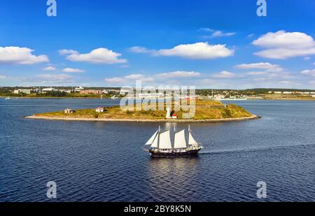 Voilier touristique dans le port de Halifax Banque D'Images