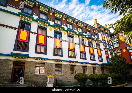 BIR et Billing, Himachal Pradesh, Inde - Palpung Sherabling Monastère est considéré comme l'un des plus saints monastère de l'Himachal. Banque D'Images