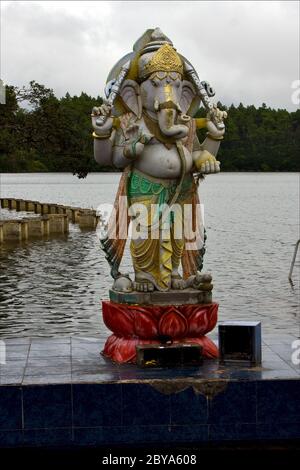 Statue en marbre d'un éléphant hindouiste Banque D'Images