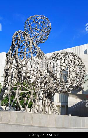 World Events sculpture par Tony Cragg, Woodruff Arts Centre, Atlanta, Georgia, USA Banque D'Images