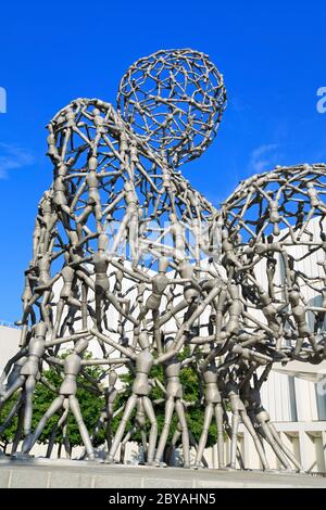 World Events sculpture par Tony Cragg, Woodruff Arts Centre, Atlanta, Georgia, USA Banque D'Images