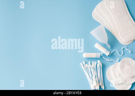 Accessoires d'hygiène féminine. Concept d'hygiène féminine pendant la menstruation. Banque D'Images