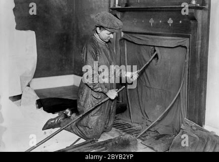 Woman Chimney Sweep pendant la première Guerre mondiale, Angleterre, Royaume-Uni, bain News Service, 1915 Banque D'Images