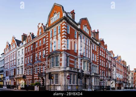 Angleterre, Londres, Marylebone, Corner of Wimpole Street et Queen Anne Street Banque D'Images