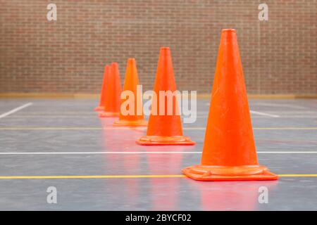 Intérieur d'une salle de sport à l'école Banque D'Images