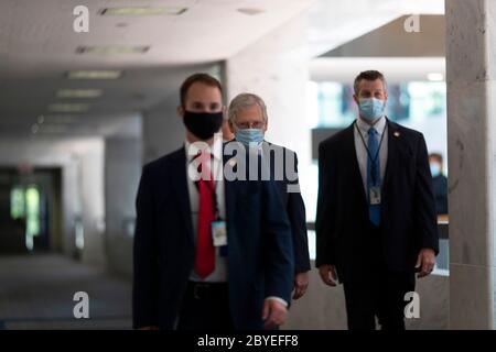 Washington, DC, États-Unis. 9 juin 2020. Mitch McConnell, chef de la majorité au Sénat américain, arrive pour le déjeuner du Sénat du GOP à Capitol Hill, Washington, DC, le 9 juin 2020. Crédit : Ting Shen/Xinhua/Alay Live News Banque D'Images