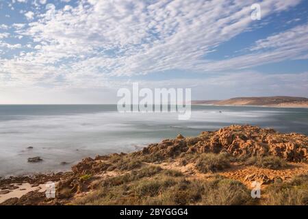 La côte et le ciel nuageux à Kalbarri, un voyage en Australie occidentale Banque D'Images