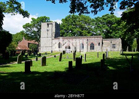 Église St Cuthbert dans le village de Burton Fleming, East Yorkshire, Angleterre Royaume-Uni Banque D'Images