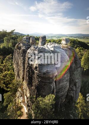 Magnifique paysage au coucher du soleil dans les rochers de grès rocheux du Paradis de Bohême. Paysage de printemps de la République tchèque. Prise Liberec région, Europe Banque D'Images