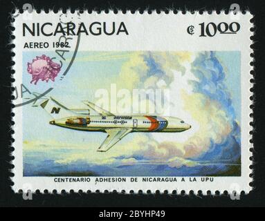 NICARAGUA - VERS 1982: Timbre imprimé par le Nicaragua, montre l'avion, vers 1982. Banque D'Images