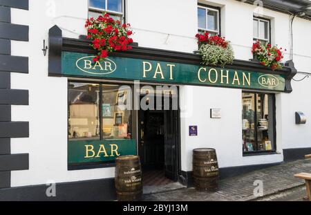 Pub irlandais dans la ville de Cong où des scènes du film The Quiet Man de John Ford ont été filmées. Banque D'Images