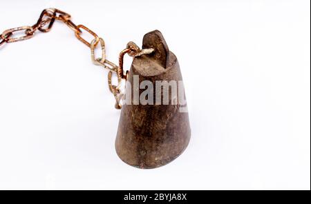 Vache,chèvre,cloche de mouton avec chaîne sur blanc, image d'un Banque D'Images