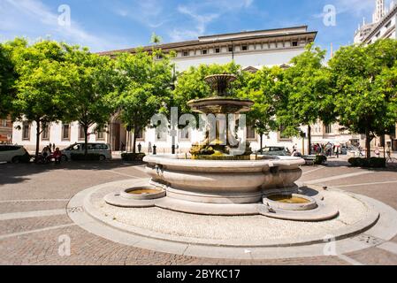 Milan. Italie - 21 mai 2019 : Fontaine de Piermarini à Milan. Piazza Fontana. Banque D'Images