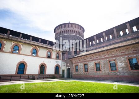 Milan. Italie - 21 mai 2019 : vue intérieure du château de Sforzesco à Milan. Italie. Tour de l'Esprit Saint (Torrione di Santo Spirito). Banque D'Images