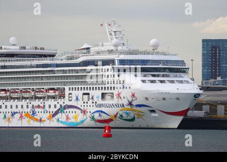 Bateau de croisière Norwegian Star photographié dans les quais de Southampton Banque D'Images