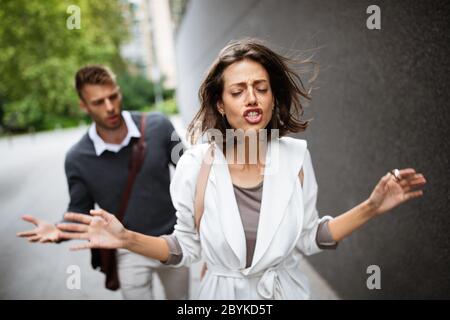 Couple frustré et ayant des problèmes de mariage Banque D'Images