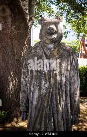 La sculpture Mein Innerer Schweinehund de l'art se produisant Cogito au Museumsmeile, Bonn, Rhénanie-du-Nord-Westphalie, Allemagne. Die Skulptur Mein Inn Banque D'Images