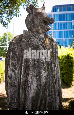 La sculpture Mein Innerer Schweinehund de l'art se produisant Cogito au Museumsmeile, Bonn, Rhénanie-du-Nord-Westphalie, Allemagne. Die Skulptur Mein Inn Banque D'Images