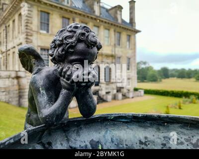 Wimborne, Royaume-Uni. 10 juin 2020. Wimborne, Royaume-Uni. Mercredi 10 juin 2020. Le National Trust ouvre les jardins Kingston Lacy pour les visiteurs alors que le confinement du coronavirus est facilité. Divers signes en place pour aider à maintenir la distance sociale. Credit: Thomas Faull/Alay Live News Banque D'Images