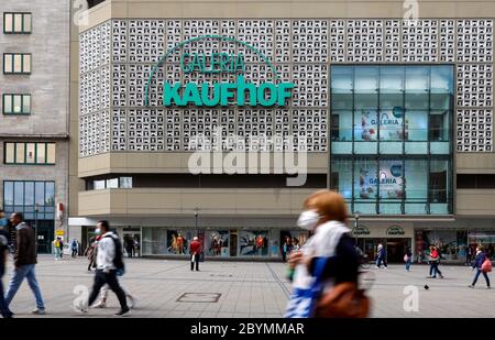 16.05.2020, Essen, Rhénanie-du-Nord-Westphalie, Allemagne - Galeria Karstadt Kaufhof Branch Kettwigler Strasse, la vie quotidienne en période de pandémie de Corona Banque D'Images