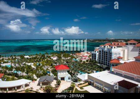 La mer des Caraïbes et la destination de la station balnéaire dans l'île de Nassau, Bahamas Banque D'Images