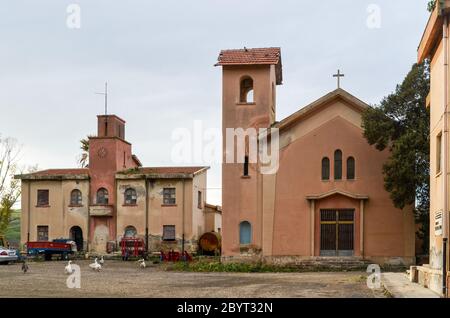 Village abandonné de Borgo Pietro Lupo, dans la campagne de Sicile, Italie Banque D'Images