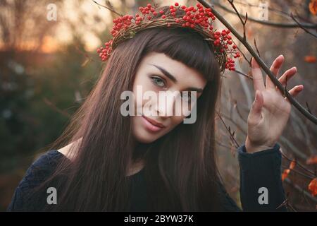 Portrait d'hiver d'une belle jeune femme . Saisonnier et romantique Banque D'Images