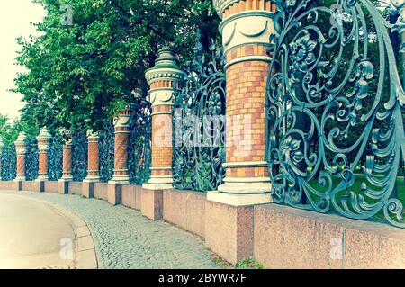 Clôture du jardin Mikhaïlovsky. Saint-Pétersbourg, Banque D'Images