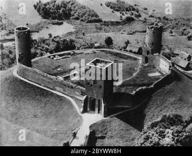 Château de Czersk - vue aérienne (avant 1952) Banque D'Images