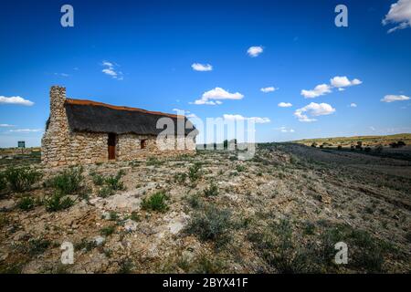 Un vieux petit chalet résidant dans le parc transfrontalier de Kgalagadi , Kgalagadi, Afrique du Sud Banque D'Images