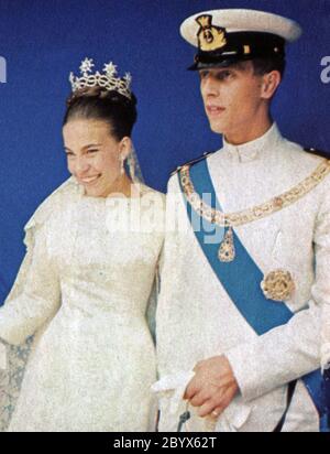 Claudia d'Orléans et Amedeo di Savoia Aoste le jour de leur mariage le 22 juillet 1964 Banque D'Images