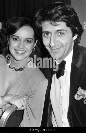 LONDRES, ROYAUME-UNI. 1980 décembre : l'acteur Tom Conti et l'actrice Gemma Craven à la Society of West End Theatre Awards à Londres. © Paul Smith/Featureflash Banque D'Images