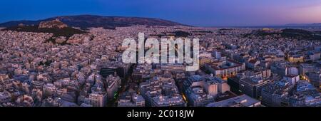 Vue panoramique sur Athènes au lever du soleil avec la vieille ville et l'horizon de l'Acropole Banque D'Images