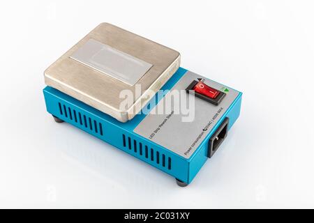 Station de réparation DE barrettes LED - outil de remplacement de LED unique. STATION de réparation DE bande LED barre de rétroéclairage LED outil de réparation de LED isolé sur fond blanc Banque D'Images