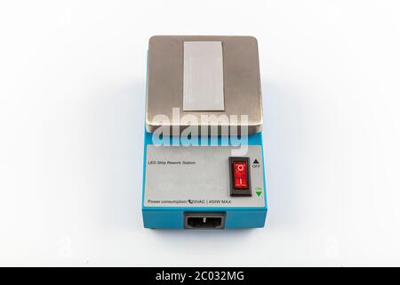 Station de réparation DE barrettes LED - outil de remplacement de LED unique. STATION de réparation DE bande LED barre de rétroéclairage LED outil de réparation de LED isolé sur fond blanc Banque D'Images