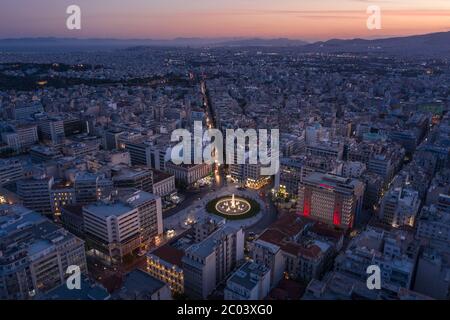 Vue panoramique sur Athènes au lever du soleil avec la vieille ville et l'horizon de l'Acropole Banque D'Images