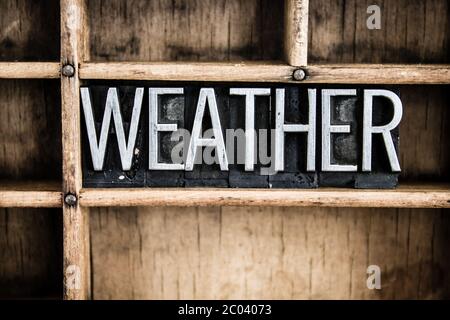 Météo concept de presse-lettres en métal dans le tiroir Banque D'Images