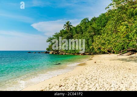 Bubble Beach, Besar, îles Perhentiennes, Malaisie; mai-2019; une belle plage Banque D'Images
