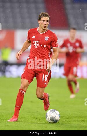 Munich, Allemagne, 10 juin 2020 Leon GORETZKA, FCB 18 FC BAYERN MUENCHEN - EINTRACHT FRANKFURT 2-1 im DFB-Pokal, Saison 2019/2020. © Peter Schatz / Alay stock photos /Lennard Preiss/Witters/ Pool - les RÈGLEMENTS DFL INTERDISENT TOUTE UTILISATION DE PHOTOGRAPHIES comme SÉQUENCES D'IMAGES et/ou QUASI-VIDÉO - agences de presse nationales et internationales HORS usage éditorial SEULEMENT Banque D'Images