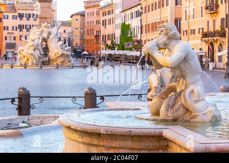 Piazza Navona - la place la plus romantique de Rome, Italie. Vue détaillée de Fontana del Moro. Banque D'Images