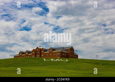 Harrogate, Tennessee, États-Unis - 28 avril 2020 : les bâtiments du campus de LMU sont dépourvus de personnes pendant une pandémie. Banque D'Images