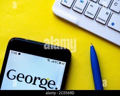 Dans cette illustration, le logo George de commerce électronique est affiché sur un smartphone. Banque D'Images