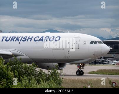 Transport en avion turc à ZRH Banque D'Images