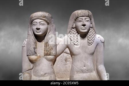Ancienne statue romaine de Pendua et sa femme Nefertari, calcaire, Nouveau Royaume, 19e dynastie, (1292-1186 av. J.-C.), Deir-el-Medina, Thèbes. Musée égyptien, Banque D'Images