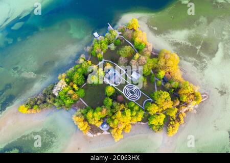 Château avec jardin de château sur l'île Rose d'en haut, Starnberger See, près de Feldafing, Fuenfseenland, vue aérienne, haute-Bavière, Bavière, Allemagne Banque D'Images